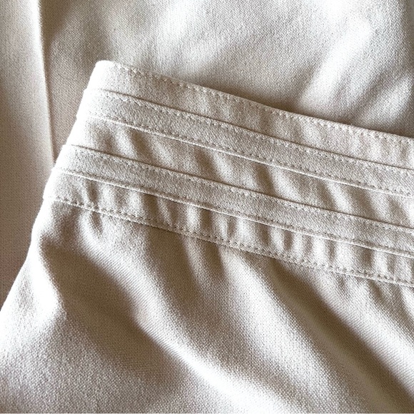 The Limited Straight Leg Stretch Dress Pants, Women’s size 4 Long, Excellent! - Picture 4 of 7